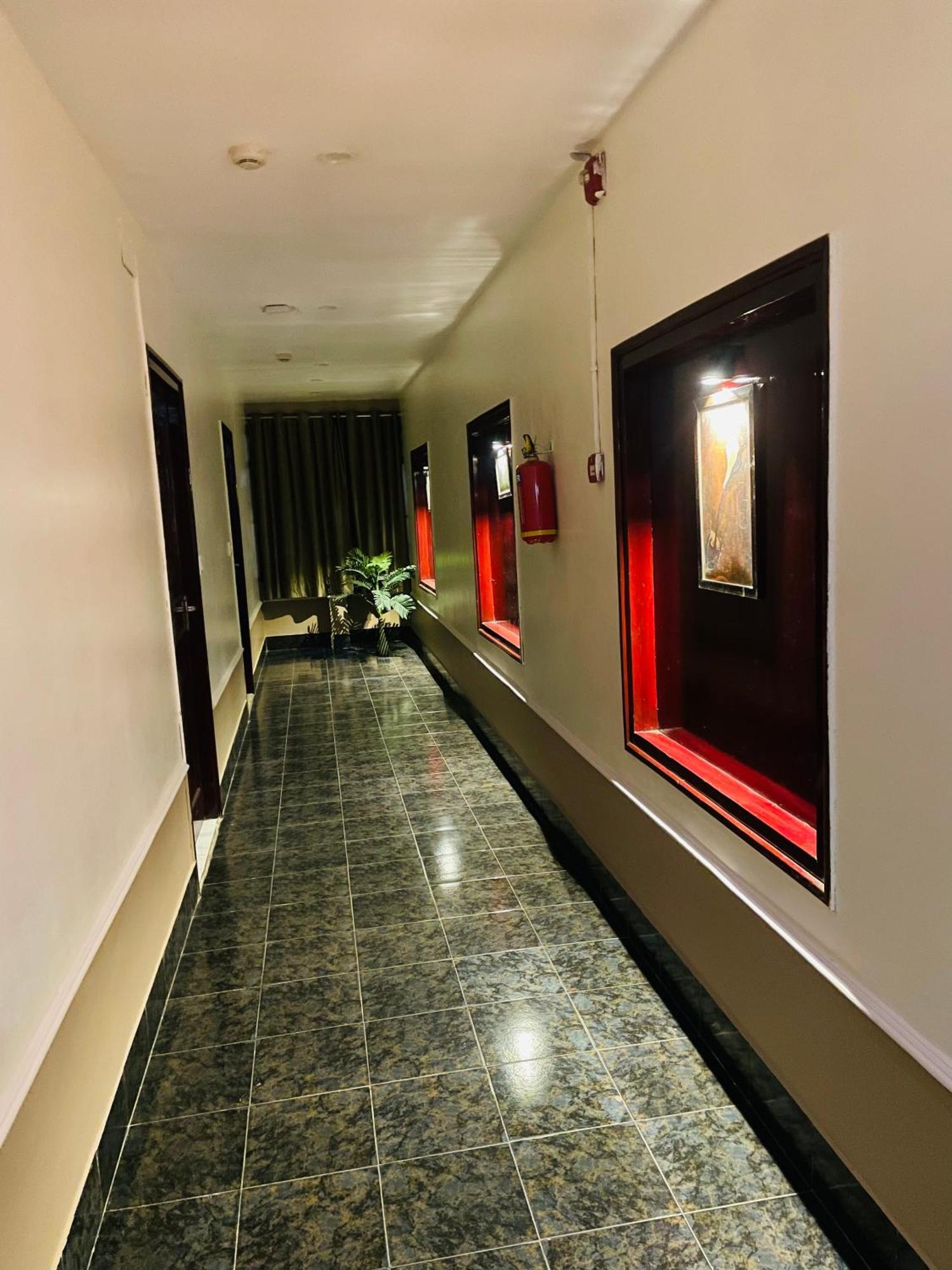 The Royal Presidency Inn Лакхнау Экстерьер фото